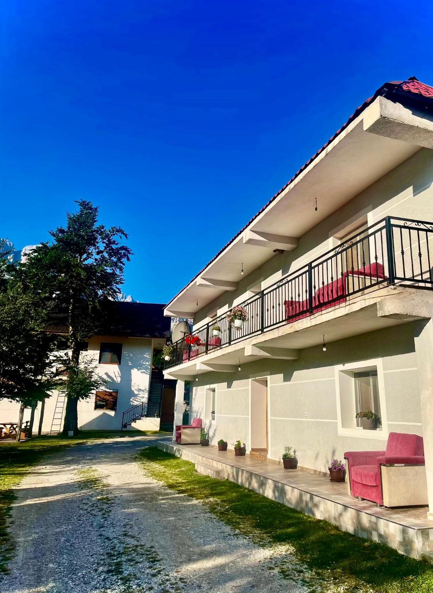 Lazer Cardaku guest house Valbone Exterior foto