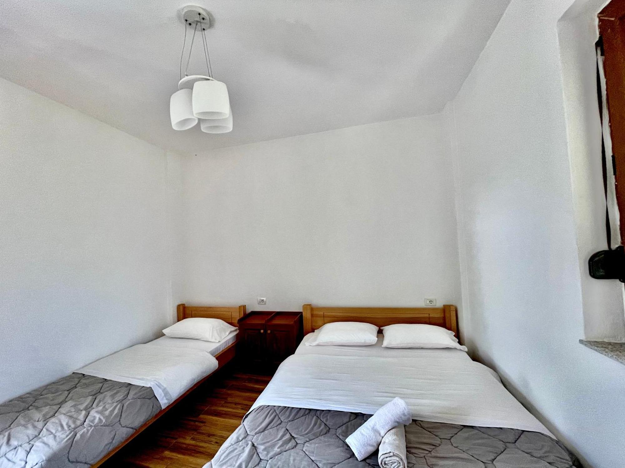 Lazer Cardaku guest house Valbone Exterior foto