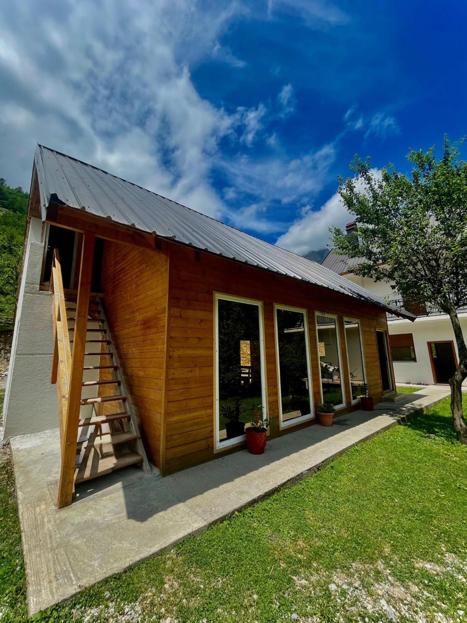 Lazer Cardaku guest house Valbone Exterior foto