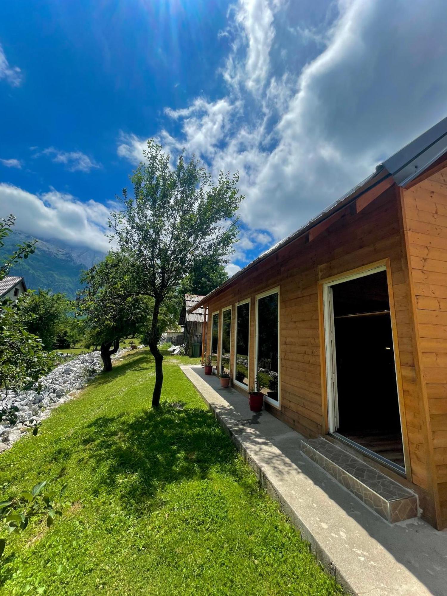 Lazer Cardaku guest house Valbone Exterior foto