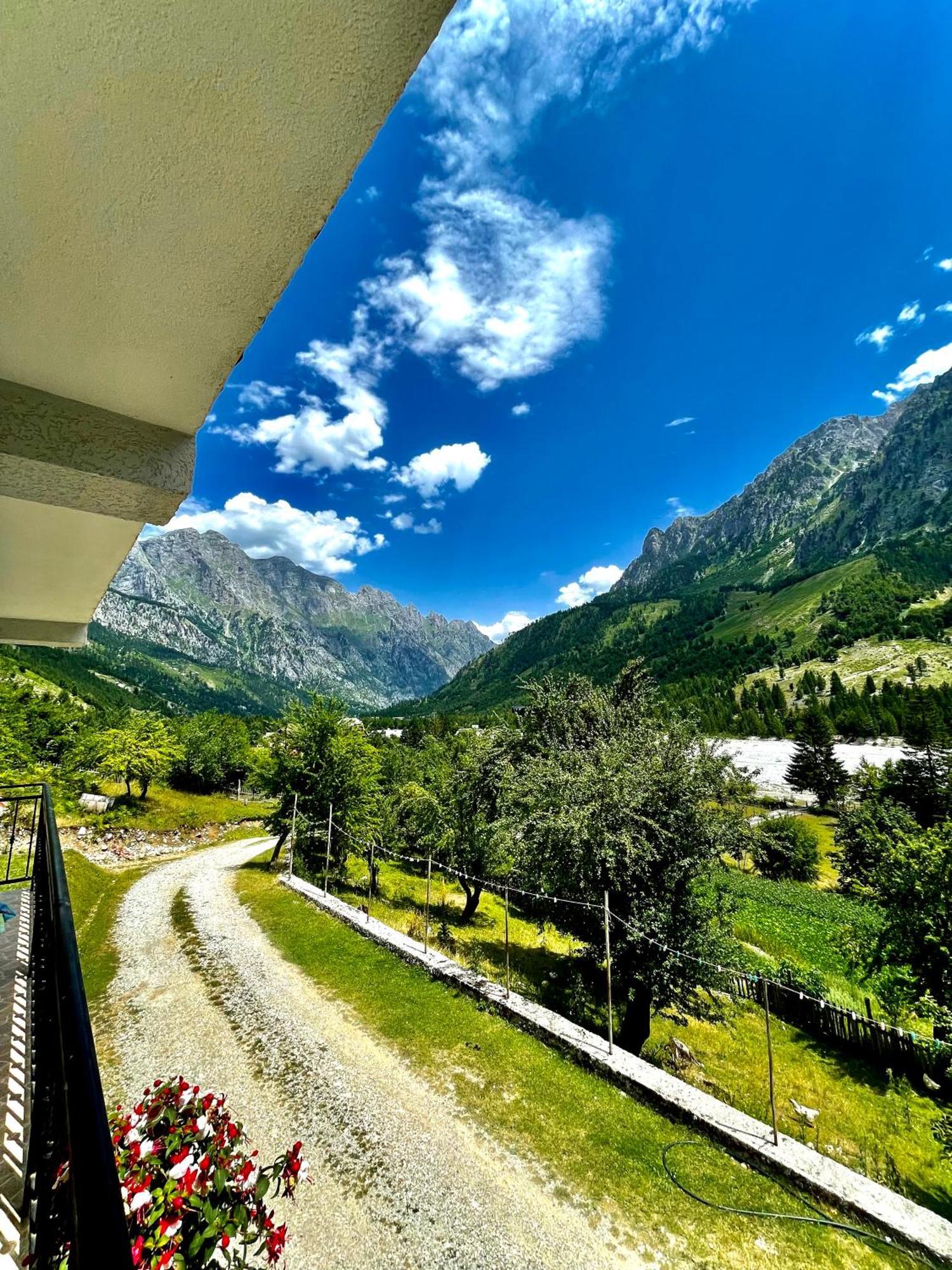 Lazer Cardaku guest house Valbone Exterior foto